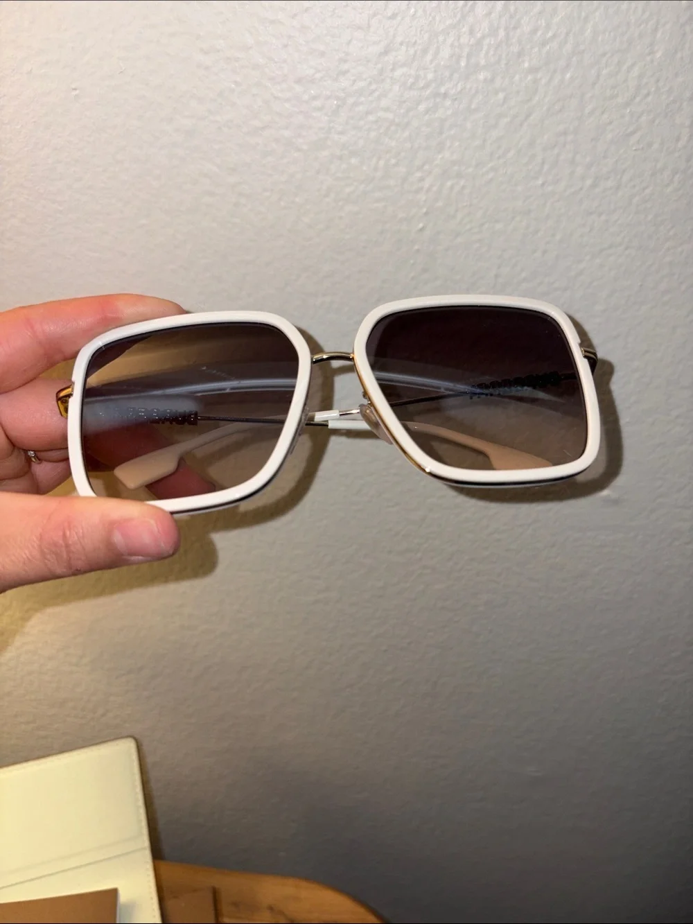 Burberry elegant square